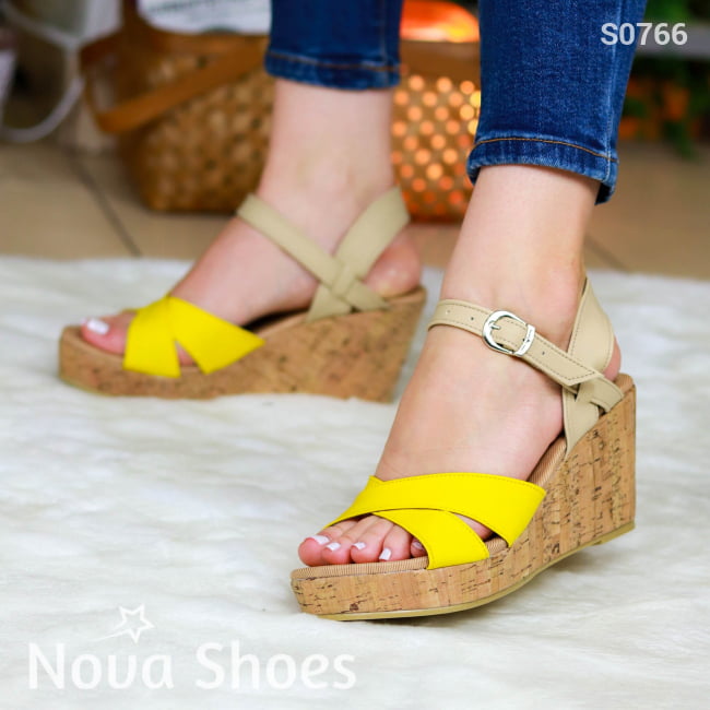 Sandalia Estilo Plataforma Con Correas De 2 Colores Amarillo / 35 Normal Zapatos Medianos