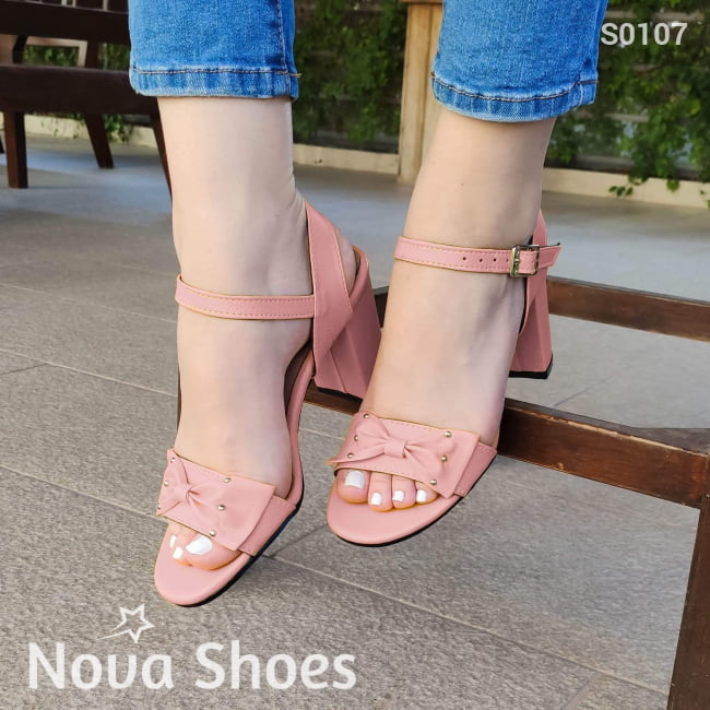Sandalia Mediana Con Un Chongo Enfrente Rosado / 35 Normal Zapatos Medianos