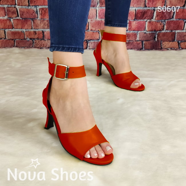 Sandalia Que Muestra Tus Dedos Tacon Cuadrado No Tan Alto. Faja Trasera Con Hebilla Rojo / 35 Normal