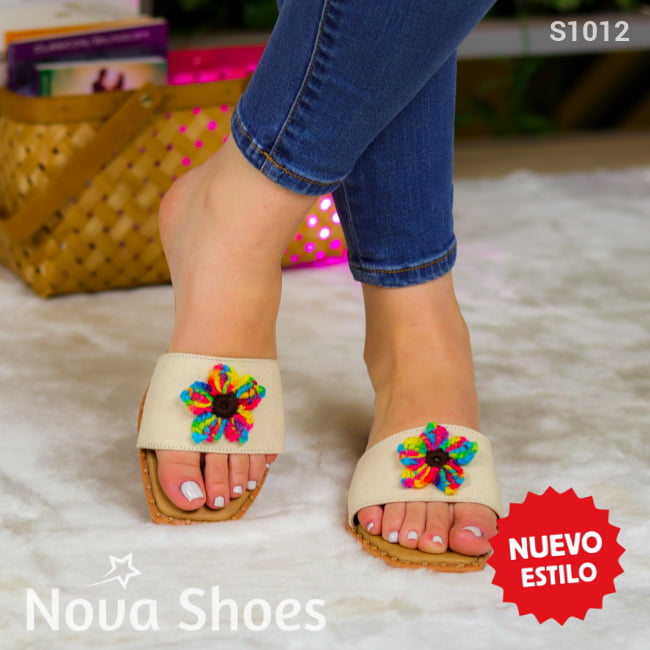 Sandalias Bordadas Con Detalles Coloridos Zapatos Bajitos