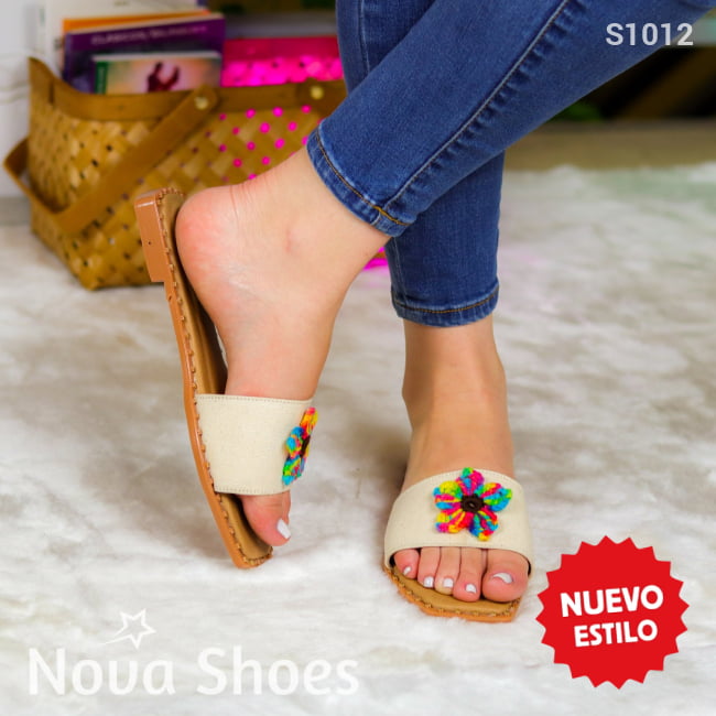 Sandalias Bordadas Con Detalles Coloridos Zapatos Bajitos