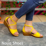 Sandalias De Charol Abiertas Enfrente Y Cruzadas Atras Amarillo / 35 Normal Zapatos Medianos