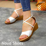 Sandalias De Charol Abiertas Enfrente Y Cruzadas Atras Blanco / 35 Normal Zapatos Medianos