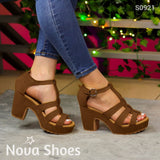 Sandalias De Tacón Grueso En Gamuza. Toque Suave Para Una Silueta Definida Cafe / 35 Normal