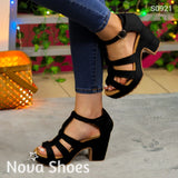 Sandalias De Tacón Grueso En Gamuza. Toque Suave Para Una Silueta Definida Negro / 35 Normal