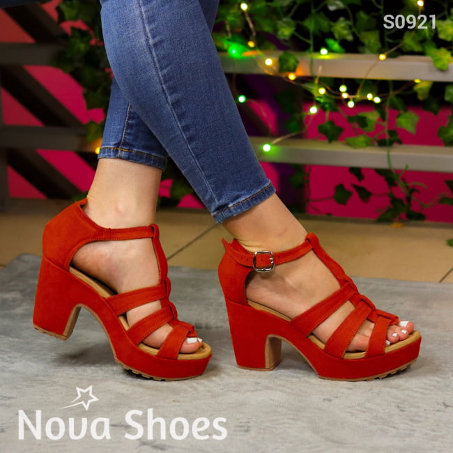 Sandalias De Tacón Grueso En Gamuza. Toque Suave Para Una Silueta Definida Rojo / 35 Normal