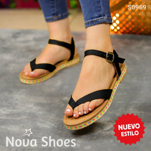 Sandalias De Varias Fajas Con Tela Colorida En La Base Negro / 35 Normal Zapatos Bajitos