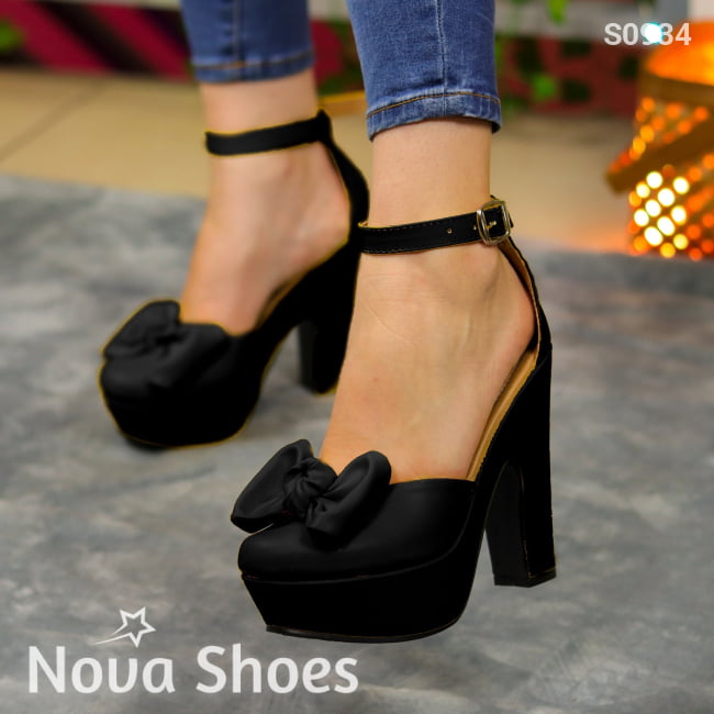 Tacones Altos Con Chongo Negro / 35 Normal Zapatos