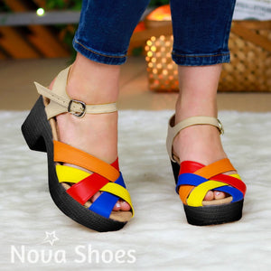 Tacones De Colores Combinados Con Suela Oscura. Hechos Cuerina Beige / 35 Normal Zapatos Medianos