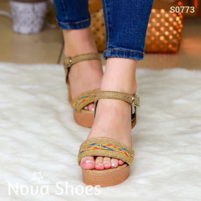 Tacones Hechos De Tela Yute Y Colorida Zapatos Medianos