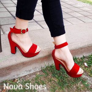 Uno De Los Zapatos Mas Vendidos. Lindo Estilo Rojo / 35 Normal Zapatos Altos