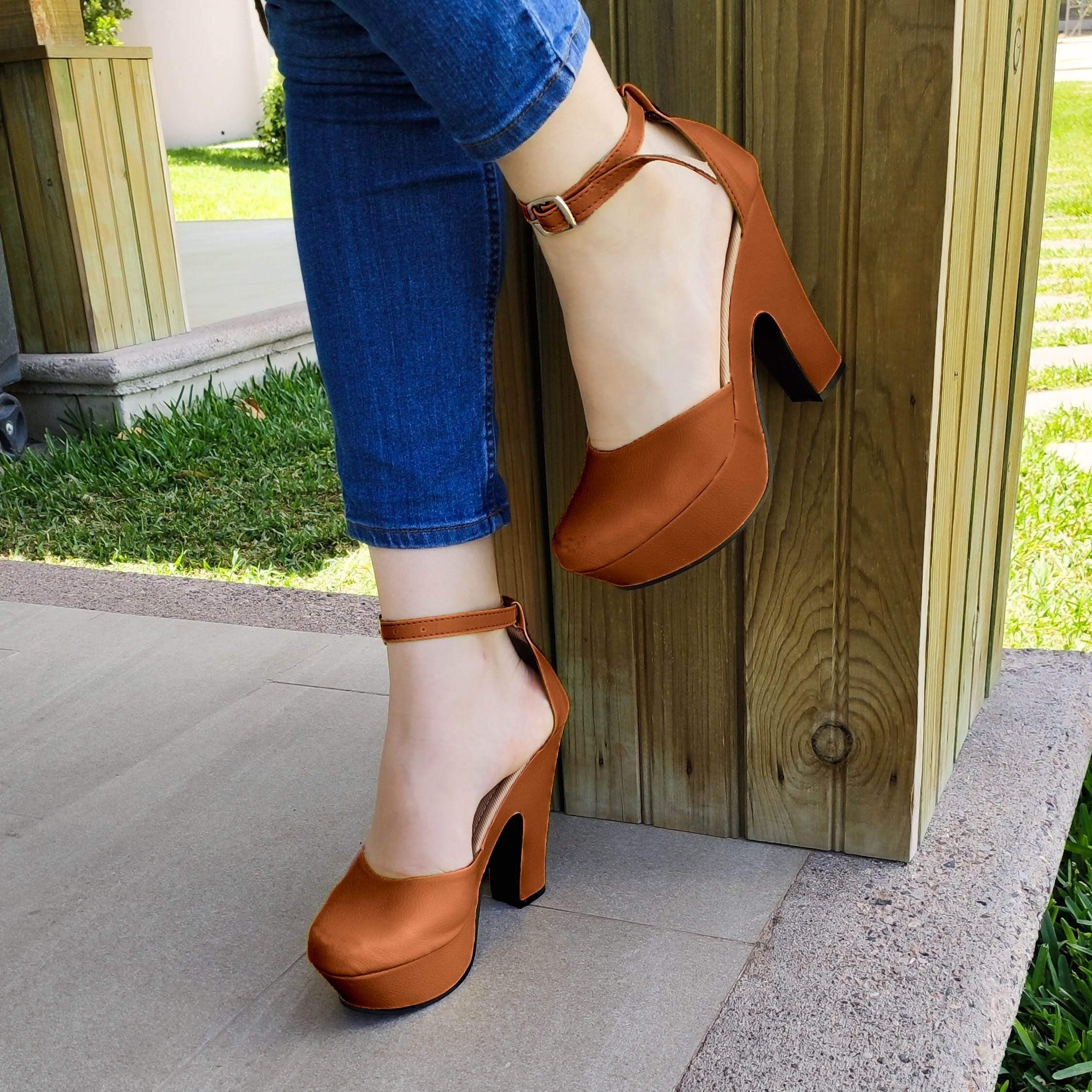 Zapato Cerrado De Enfrente Y Atras Cafe / 35 Normal Zapatos Altos