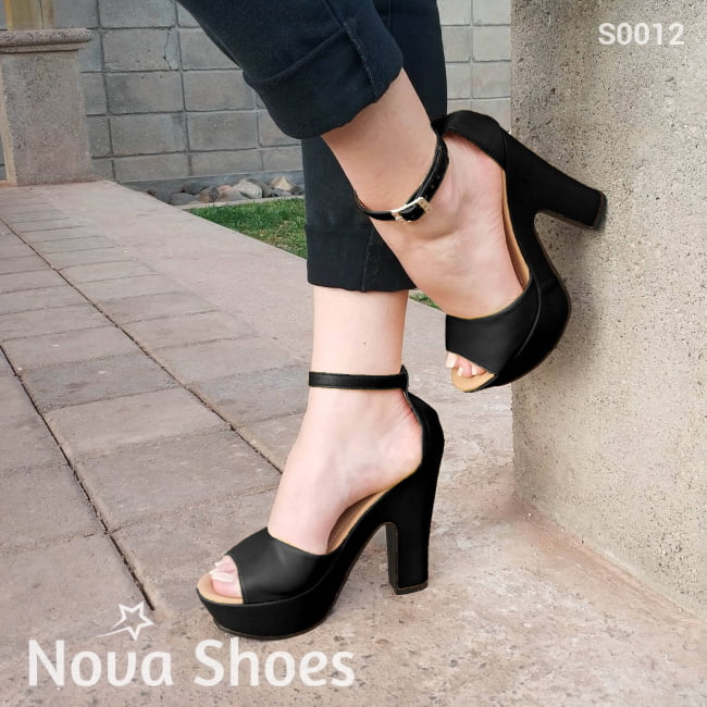 Zapato Alto Tacón Cuadrado. Con Faja Abierta Semicircular En La Parte De Enfrente Negro / 35 Normal