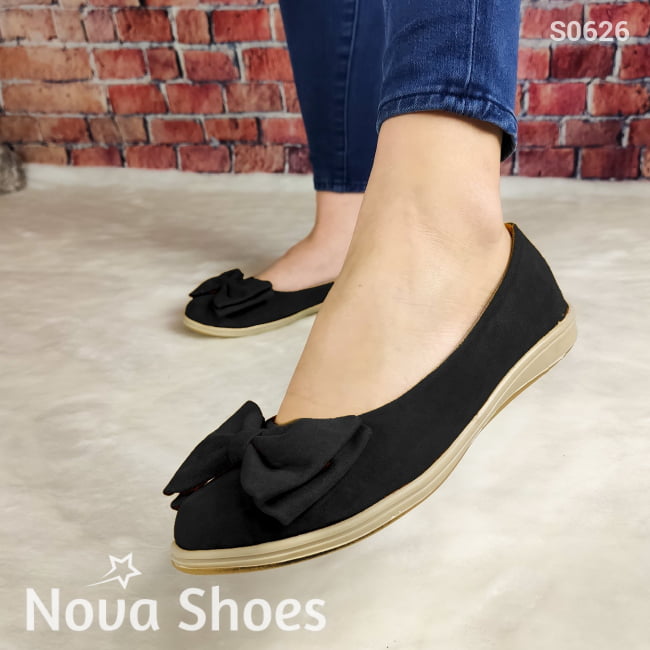 Zapato Cerrado Bajito De Gamuza Con Un Chongo Negro / 35 Normal Zapatos Bajitos