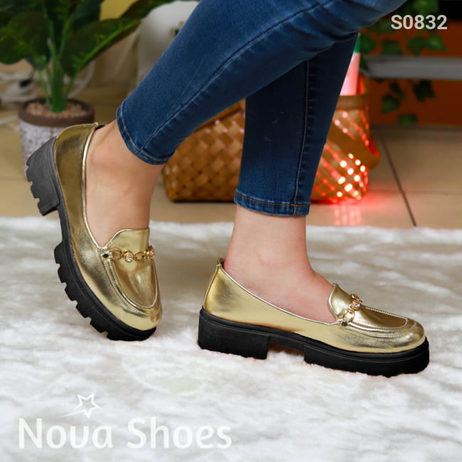 Zapato Cerrado Brillante Estilo Mocasin Con Suela Negra Dorado / 35 Normal Zapatos Medianos