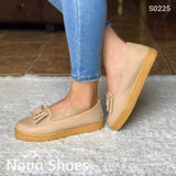 Zapato Cerrado Con Un Chongo Enfrente Suela Beige Beige / 35 Normal Zapatos Bajitos