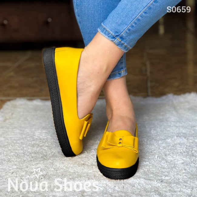 Zapato Cerrado Con Un Chongo Enfrente Suela Negra Amarillo / 35 Normal Zapatos Bajitos