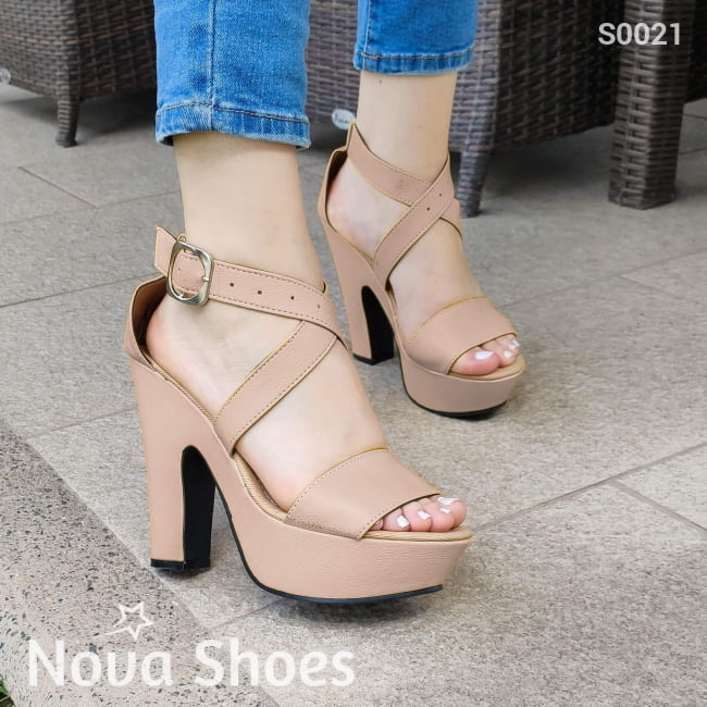 Zapato Con Fajas Traseras Cruzadas Gruesas Beige / 35 Normal Zapatos Altos