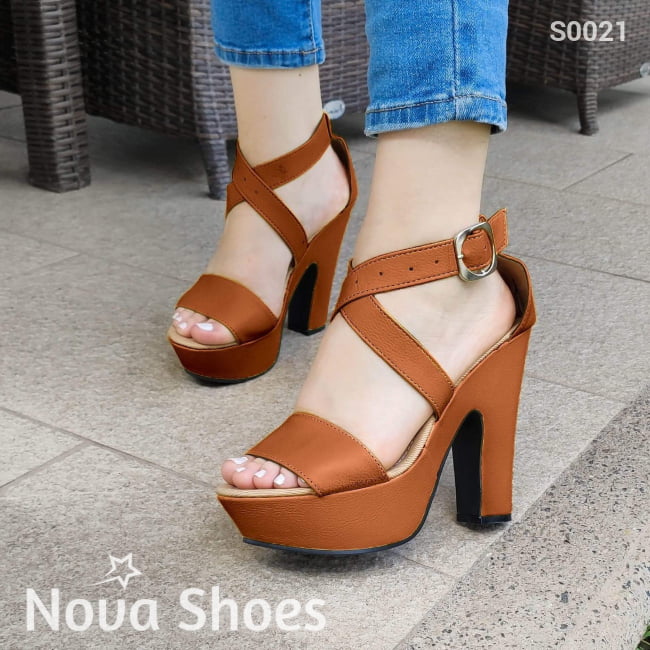 Zapato Con Fajas Traseras Cruzadas Gruesas Cafe / 35 Normal Zapatos Altos