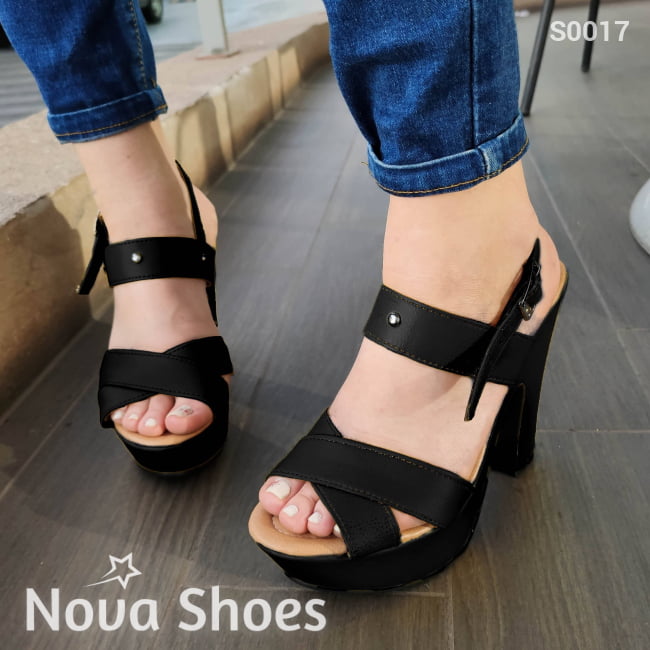 Zapato Diseñado Con Tiras Gruesas Negro / 35 Normal Zapatos Altos