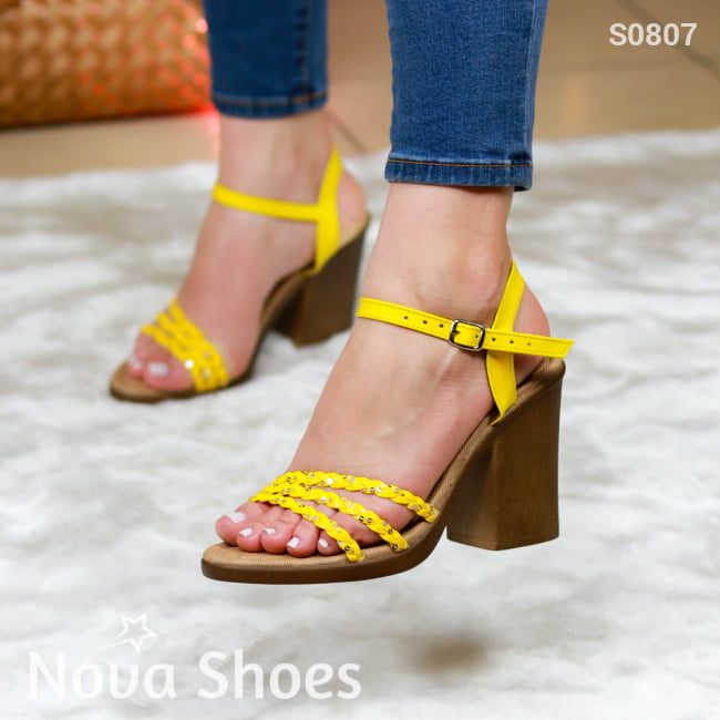 Zapato Para Dama Hermoso Elaborado Con Tacon Mediano Grueso Y Combinado En Dos Colores Amarillo / 35