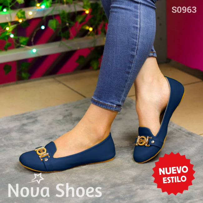 Zapatos Cerrados Con Toque Brillante: Elegancia Clásica En Cada Paso Azul / 35 Normal