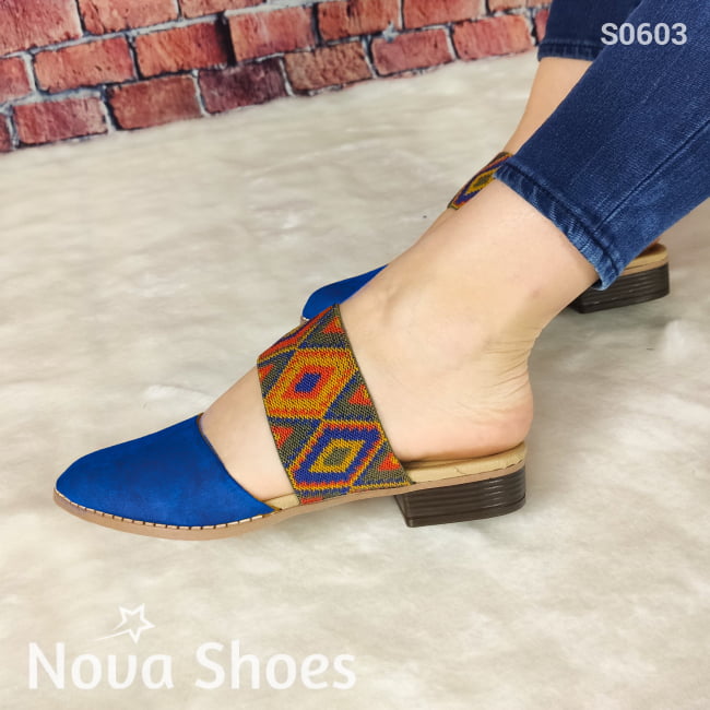 Zapatos De Gamuza Cerrados Enfrente Con Una Faja Gruesa Diseño Hilado Colores Azul / 35 Normal